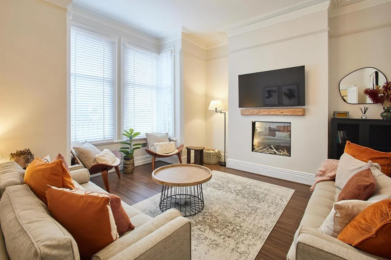 Host & Stay - Belle Vue location